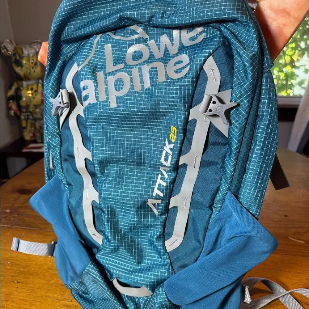 Lowe Alpine Attack 25L Backpack